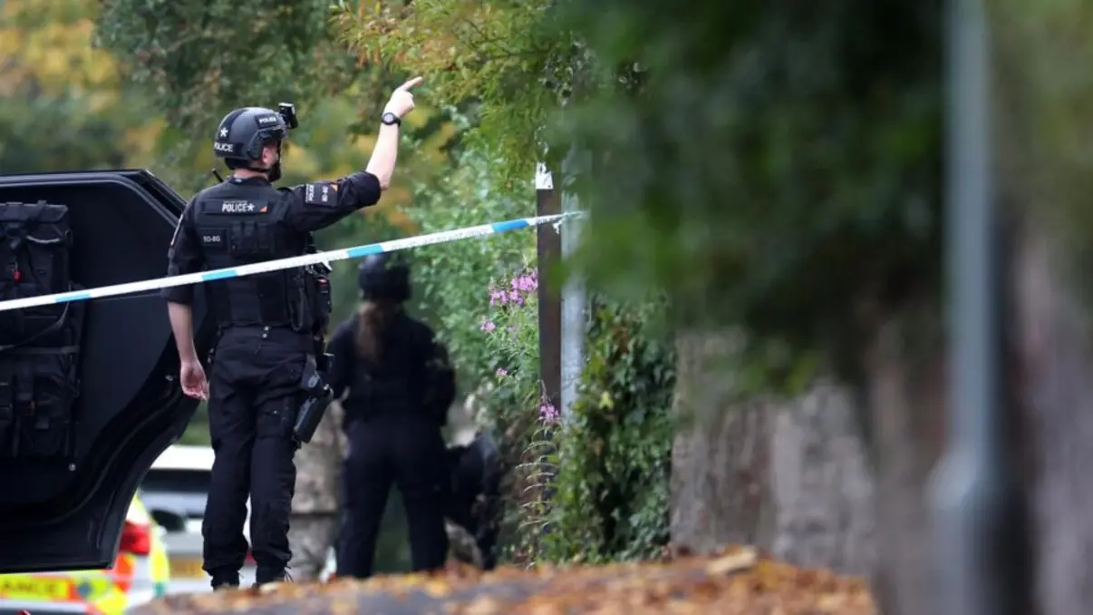 Pai do homem responsável pelo ataque à sinagoga em Manchester celebra os ataques do Hamas contra Israel em suas redes sociais, expressando apoio ao movimento palestino e criticando a falta de apoio árabe.
