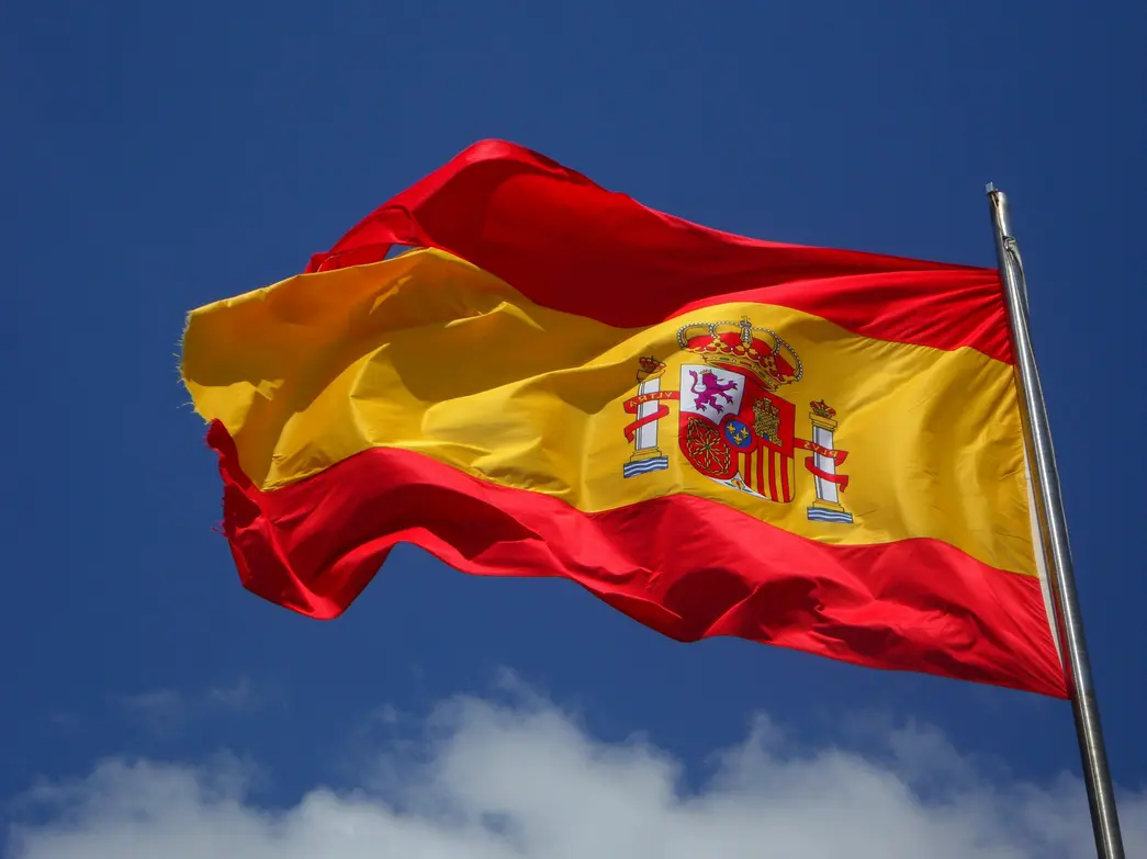 Expira prazo da Lei de Memória Democrática na Espanha, afetando descendentes de imigrantes que buscaram cidadania com base na herança cultural e histórica da Espanha.