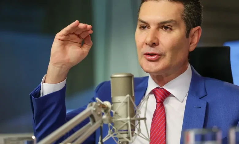 Programa Reforma Casa Brasil 1 Programa Reforma Casa Brasil: financiamento de R$ 40 bilhões para melhorar a qualidade de vida em casa, com taxas de juros variáveis e prazo de pagamento de 60 a 180 meses.