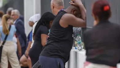 Tensão e Instabilidade no Rio de Janeiro 2 A megaoperação policial no Rio de Janeiro trouxe tensão e instabilidade à vida dos moradores e visitantes, afetando rotinas diárias e serviços essenciais.