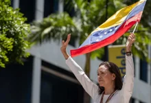 O Conselho da Paz da Noruega cancela a cerimônia do Prêmio Nobel da Paz devido a divergência de valores, manterá compromisso com paz e resolução não violenta.