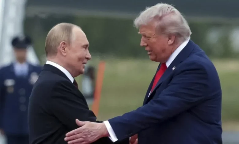 Trump e Putin Planejam Encontro em Budapeste para Fim da Guerra Rússia-Ucrânia 1 Donald Trump e Vladimir Putin mantiveram conversa telefônica e planejam se encontrar em Budapeste para discutir fim da guerra entre Rússia e Ucrânia.