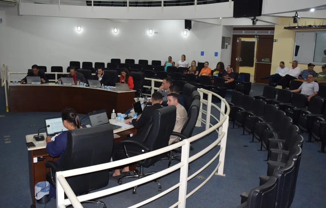 Câmara Municipal discute e aprova projetos de lei na 18ª Sessão Ordinária, com veto total rejeitado em dois projetos de autoria do Vereador Ricardo Rio.