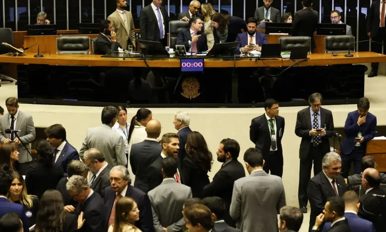 Com a aproximação da COP30, a Câmara enfrentará mudanças significativas em suas sessões plenárias, incluindo votação do projeto de Lei Antifacção com penas agravadas.