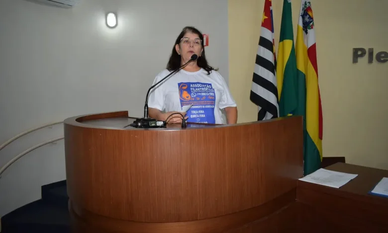 A AFAGA, instituição de apoio a gestantes adolescentes, apresenta-se à Câmara Municipal de Paraguaçu Paulista, oferecendo benefícios e orientações gratuitas.