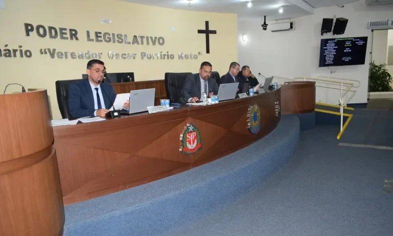 A próxima Sessão Ordinária da Câmara de Vereadores marcada para 1º de dezembro traz debates e decisões importantes, incluindo vetos e matérias da Mesa Diretora.