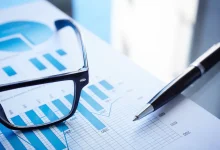 A indústria de FIDCs no Brasil cresce significativamente, com patrimônio líquido ultrapassando R$ 734 bilhões. Fundos de investimento em direitos creditórios se tornam opção atraente para diversificar carteiras e garantir renda estável.