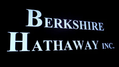 Warren Buffett reduz aplicações em ações e aumenta caixa da Berkshire Hathaway 2 Warren Buffett reduz aplicações em ações, aumentando posição de caixa da Berkshire Hathaway para US$ 382 bilhões, um recorde histórico.