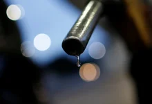 Combate à informalidade e regulamentação de dívida no setor de combustível impulsionam ações de distribuidoras listadas na B3, apesar de desafios persistirem.