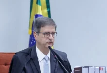 Senado Federal decidirá futuro do Procurador-Geral Paulo Gonet em sabatina marcada para hoje, após críticas pela falta de independência em relação a Alexandre de Moraes.