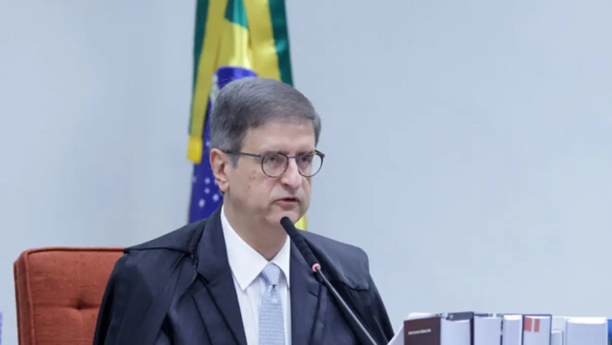 Senado Federal decidirá futuro do Procurador-Geral Paulo Gonet em sabatina 14 Senado Federal decidirá futuro do Procurador-Geral Paulo Gonet em sabatina marcada para hoje, após críticas pela falta de independência em relação a Alexandre de Moraes.