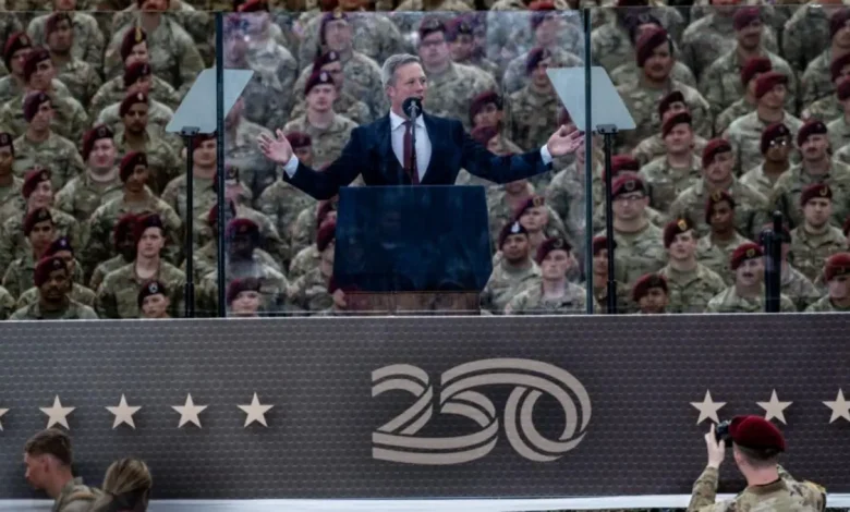 O secretário do Exército dos EUA, Dan Driscoll, acusa fabricantes de armas de inflar preços, afirmando que o governo e as Forças Armadas foram enganados.