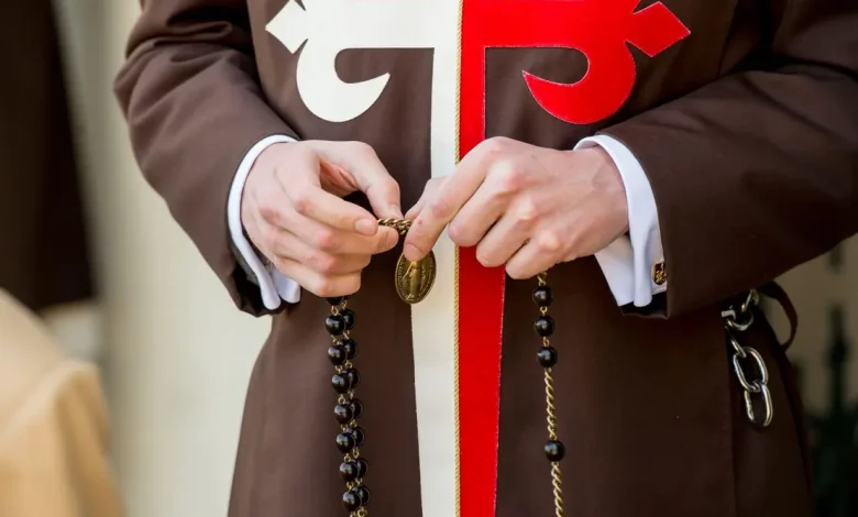 O caso do Comissariado imposto à instituição Arautos do Evangelho é um exemplo de como a justiça pode ser manipulada por interesses pessoais e políticos, violando direitos e causando injustiças.