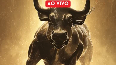 A bolsa brasileira, medida pelo Ibovespa, ultrapassa 155 mil pontos, enquanto índices futuros dos EUA apresentam tendência de ascensão, impactando positivamente os mercados financeiros.