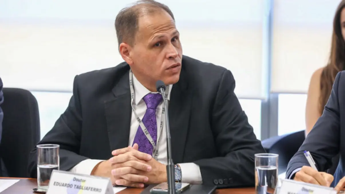 Advogado Paulo Faria apresenta arguição de suspeição contra Alexandre de Moraes 14 Advogado Paulo Faria apresenta arguição de suspeição contra Alexandre de Moraes, ministro do Supremo Tribunal Federal, por obstrução de investigação e coação no curso do processo.