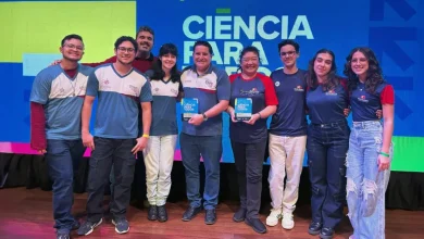Duas Escolas Técnicas Estaduais conquistaram o Prêmio Ciência para Todos na categoria Ensino Médio com projetos inovadores que melhoram a experiência de ensino-aprendizagem.
