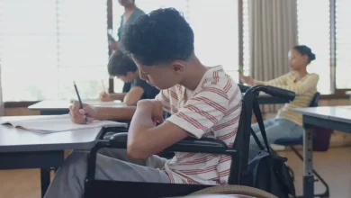 Entidades especializadas em educação defesa de escolas especiais contra ideologia da inclusão total e restrições ao atendimento de crianças com deficiências severas.