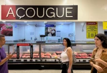 A crise da carne nos EUA ganha um novo capítulo com investigação antitruste da JBS, Cargill, Tyson e National Beef por possíveis práticas ilegais.