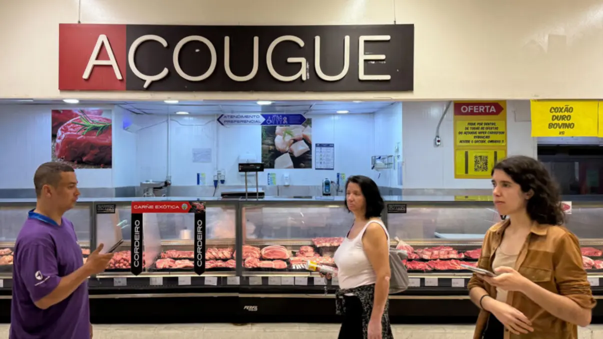 Crise da Carne nos EUA: Investigação Antitruste em JBS, Cargill, Tyson e National Beef 14 A crise da carne nos EUA ganha um novo capítulo com investigação antitruste da JBS, Cargill, Tyson e National Beef por possíveis práticas ilegais.