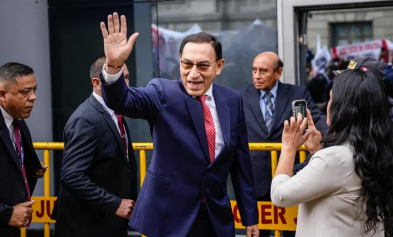 Martín Vizcarra, ex-presidente do Peru, é condenado a 14 anos de prisão por suborno passivo, recebendo mais de US$ 700 mil em propina como governador.