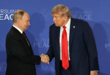 Governo dos EUA apresenta plano de paz de 28 pontos à Rússia para encerrar a guerra na Ucrânia, inspirado no plano de Trump em 2018 para a Faixa de Gaza.