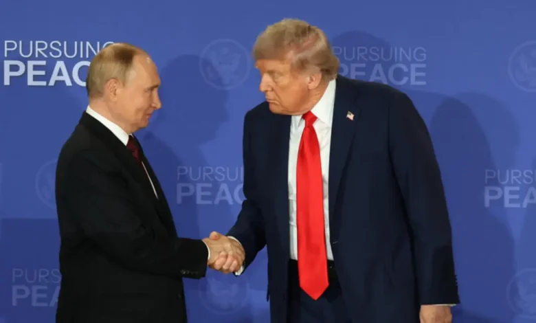 Governo dos EUA apresenta plano de paz de 28 pontos à Rússia 1 Governo dos EUA apresenta plano de paz de 28 pontos à Rússia para encerrar a guerra na Ucrânia, inspirado no plano de Trump em 2018 para a Faixa de Gaza.