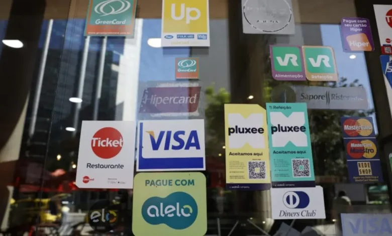 Empresas de benefícios ao trabalhador reagem com indignação ao decreto que muda regras do Programa de Alimentação do Trabalhador (PAT) e ameaça a essência do programa social.