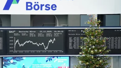 Mercados europeus operam com volumes baixos e cautela, enquanto investidores avaliam dados econômicos e ajustam estratégias de investimento.