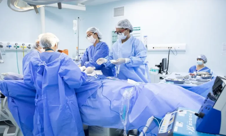 O Governo do Estado de São Paulo conquistou a aprovação do BID para investir R$ 1 bilhão na saúde, modernizando tecnologicamente e ampliando o acesso ao SUS paulista, prometendo melhorias significativas na área da saúde.