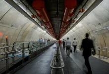 Metrô de São Paulo fica aberto 24h aos sábados até fevereiro de 2026, melhorando mobilidade e acessibilidade.