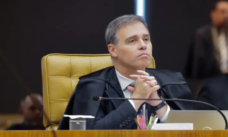 O ministro do STF, André Mendonça, revela uma conversa com embaixador americano sobre o narcotráfico no Brasil e suas implicações no cenário geopolítico.