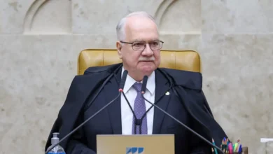 Código de conduta para tribunais superiores é proposta do ministro Edson Fachin para regular declarações públicas e restrições à participação dos magistrados em entrevistas.