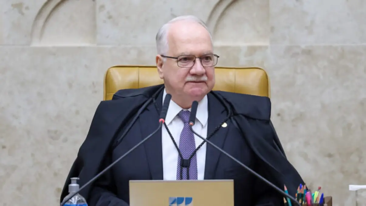 Código de conduta para tribunais superiores é proposta do ministro Edson Fachin para regular declarações públicas e restrições à participação dos magistrados em entrevistas.