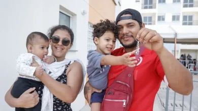 Governo de São Paulo entrega 350 apartamentos em Carapicuíba para famílias de áreas de risco. 2 O Governo de São Paulo entregou mais de 350 apartamentos em Carapicuíba para famílias de áreas de risco, investindo R$ 72,2 milhões em um projeto que promove segurança e dignidade.