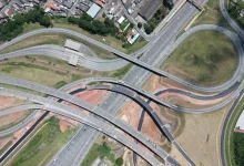 Entrega do primeiro trecho do Rodoanel Norte promete reduzir congestionamentos e melhorar a infraestrutura rodoviária do Estado de São Paulo, aumentando a segurança e a eficiência no tráfego.