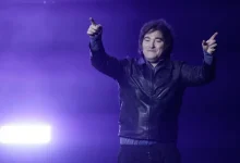 Javier Milei celebra vitória de Kast no Chile e compartilha infográfico e mapa colorido sobre avanço da direita na América do Sul, refletindo polarização política na região.