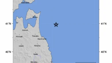 Terremoto de magnitude 7,5 atinge o norte do Japão, deixando ao menos oito pessoas feridas e causando danos em Hokkaido e Aomori, com alerta de tsunami ativo.