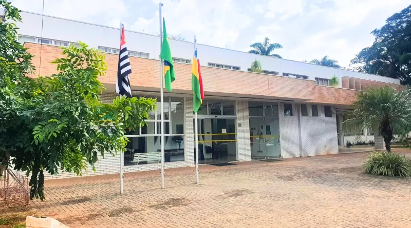 A Prefeitura de Paraguacu Paulista informa que entrara em recesso de final de ano a partir deste sabado 20 de dezembro com retorno das atividades administr