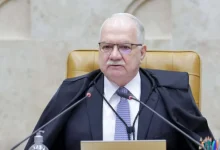 "O presidente do STF, ministro Edson Fachin, destaca a importância da autonomia e independência da magistratura para fortalecer a democracia e institucionalidade no Brasil."