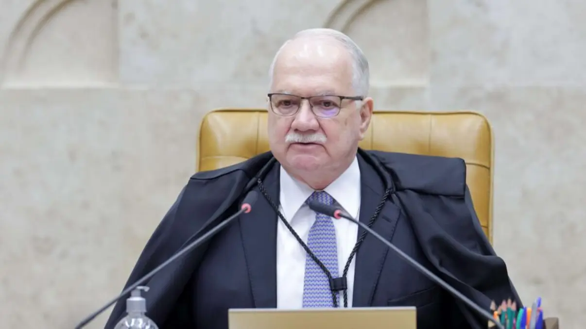 "O presidente do STF, ministro Edson Fachin, destaca a importância da autonomia e independência da magistratura para fortalecer a democracia e institucionalidade no Brasil."