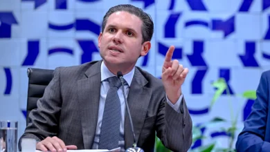 Crise Política no Brasil Atinge Novos Patamares Após Decisão do STF e Retirada de Sanções Contra Ministro Alexandre de Moraes 2 Crise política no Brasil atinge novos patamares após decisão do STF e retirada de sanções contra ministro Alexandre de Moraes. Turbulência e incerteza dominam cenário político nacional.