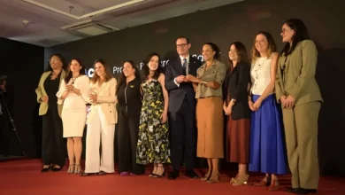 Procurando Saber é prática nacional transformadora do Sistema de Justiça, distinguida com o Prêmio Innovare. Integrando procuradores em aulas, promove compreensão e conscientização sobre justiça e direito.