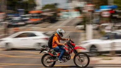Governo de São Paulo sanciona projeto que isenta IPVA para motocicletas com cilindradas até 180 cc, beneficiando mais de 4 milhões de veículos.