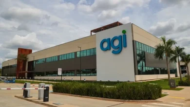 Auditoria do INSS revela contratos de crédito consignado averbados sem consentimento dos beneficiários, colocando trabalhadores em risco financeiro e violando direitos.