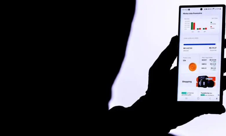 Cuidado com golpes no comércio: conheça as táticas dos golpistas e saiba como evitar cair em armadilhas fáceis de consumidores durante o período de 13º salário e Natal.