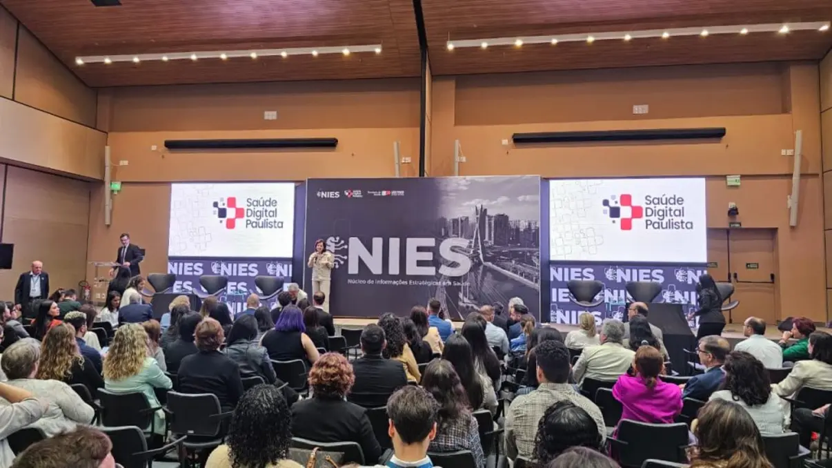 Governo de SP Lança NIES: Nova Plataforma de Dados em Saúde 14 O Governo de SP lança a Nova Plataforma de Dados em Saúde, NIES, para fortalecer a gestão em saúde, aumentar transparência e acesso a informações sobre saúde pública.