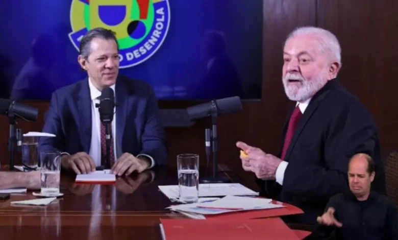 Fernando Haddad, ministro da Fazenda, anunciou sua saída em fevereiro de 2026, para se concentrar na campanha à reeleição de Lula da Silva, garantindo transição suave da equipe econômica.