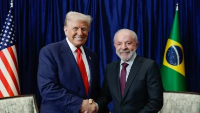 Presidente Lula conversa com Trump sobre retirada de tarifaço e cooperação contra crime organizado internacional.