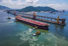 "Grupos internacionais assinam acordo de confidencialidade para projeto de infraestrutura no Brasil, incluindo Bemisa e Vale, com potencial de atrair investidores de renome."