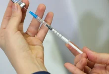 Revisite a sua caderneta de vacinação antes das férias de verão, pois a vacinação é uma proteção importante contra doenças como a Influenza, especialmente em locais de alta circulação.